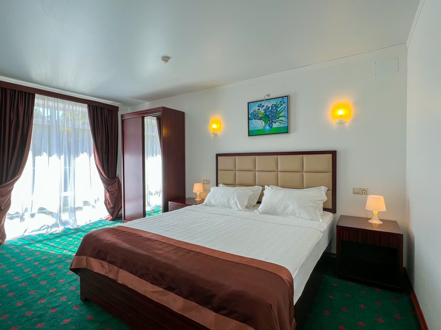 Номер «2-местный 2-комнатный сьют (1–2 этаж)» — «Wellness Park Hotel Gagra» — фото 1